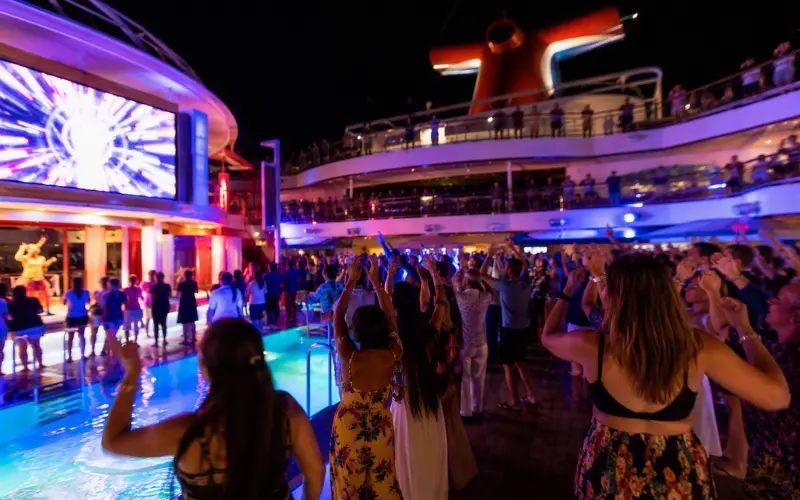 theme nights and entertainment rhythm